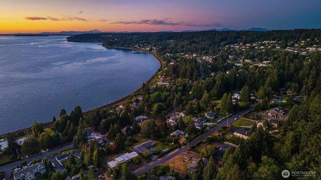 8308 Frederick Place, Edmonds, WA 98026