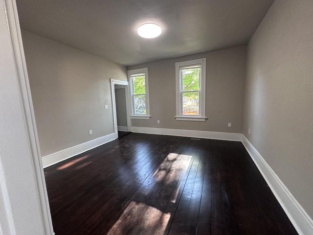 1221 24th STREET, Milwaukee, WI 53205