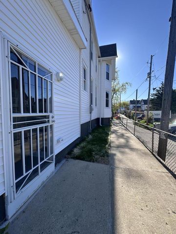1221 24th STREET, Milwaukee, WI 53205