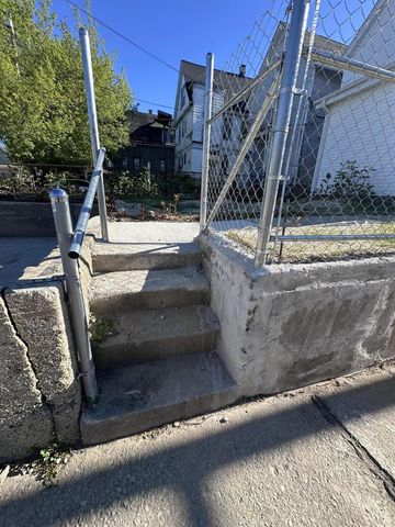 1221 24th STREET, Milwaukee, WI 53205