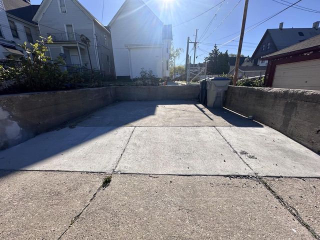 1221 24th STREET, Milwaukee, WI 53205
