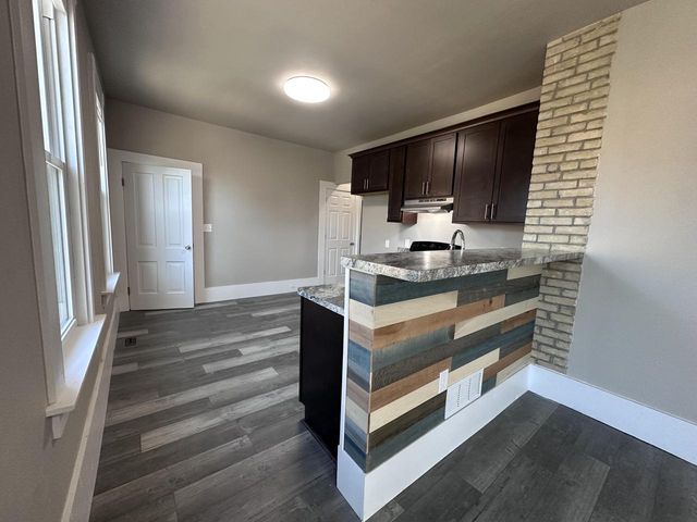 1221 24th STREET, Milwaukee, WI 53205