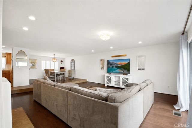 1158 W 11th Street J, San Pedro, CA 90731