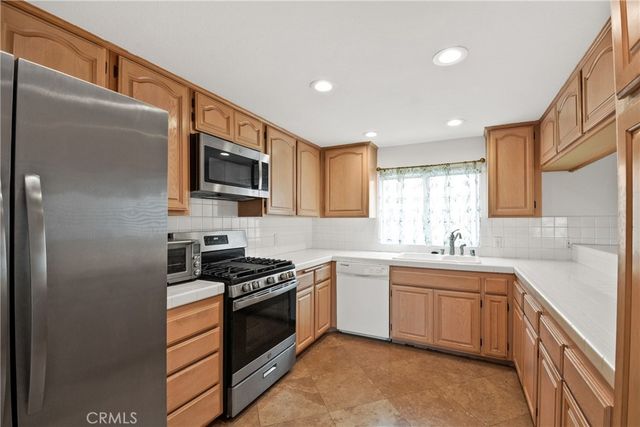 1158 W 11th Street J, San Pedro, CA 90731