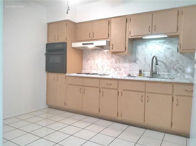 2011 AUSTRALIA WAY W 36, Clearwater, FL 33763