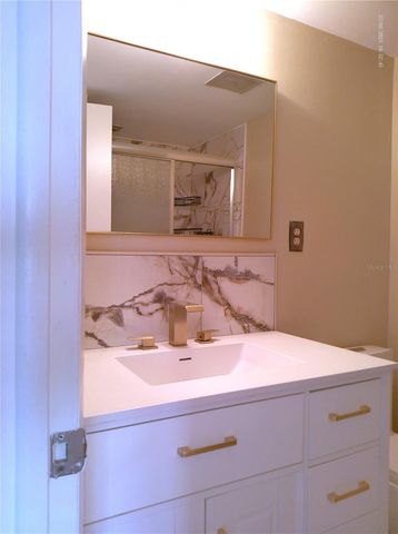 2011 AUSTRALIA WAY W 36, Clearwater, FL 33763