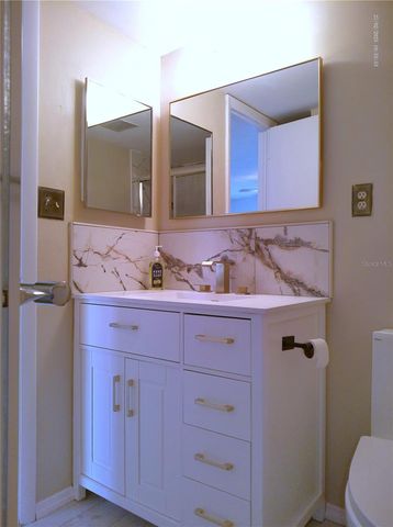 2011 AUSTRALIA WAY W 36, Clearwater, FL 33763