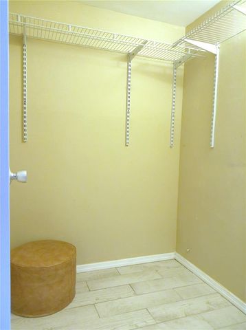 2011 AUSTRALIA WAY W 36, Clearwater, FL 33763