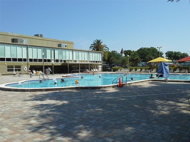 2011 AUSTRALIA WAY W 36, Clearwater, FL 33763