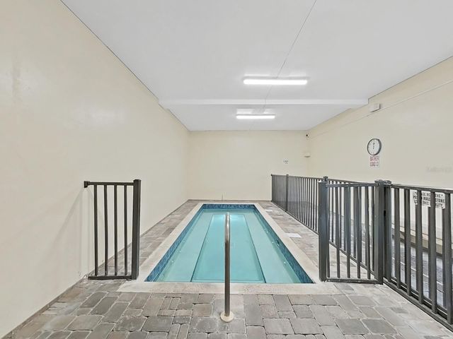 2011 AUSTRALIA WAY W 36, Clearwater, FL 33763