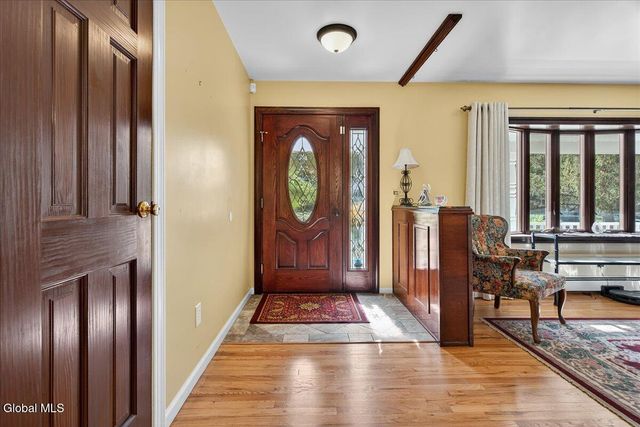 26 Valdepenas Lane, Clifton Park, NY 12065