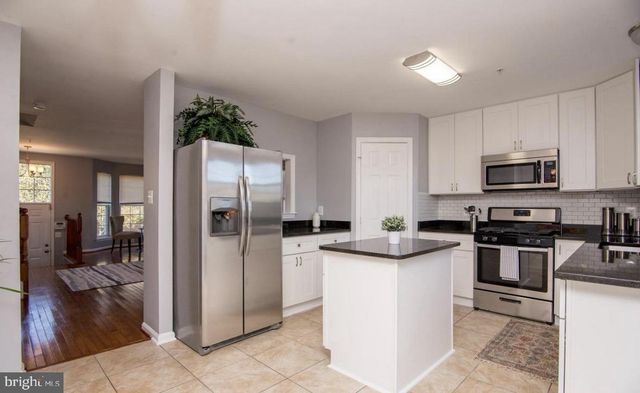 8800 COMMUNITY SQUARE LN, Upper Marlboro, MD 20772