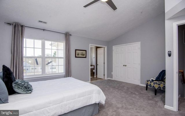 8800 COMMUNITY SQUARE LN, Upper Marlboro, MD 20772