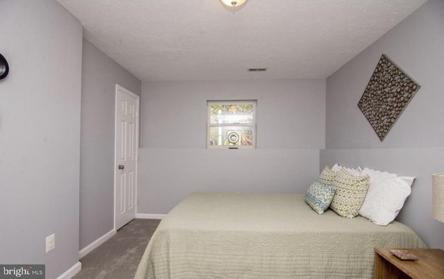 8800 COMMUNITY SQUARE LN, Upper Marlboro, MD 20772