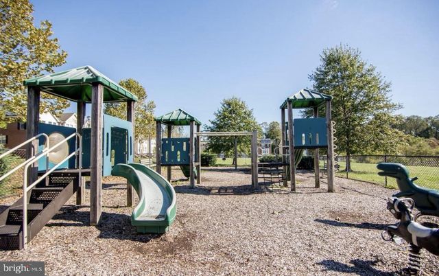 8800 COMMUNITY SQUARE LN, Upper Marlboro, MD 20772