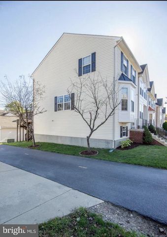 8800 COMMUNITY SQUARE LN, Upper Marlboro, MD 20772