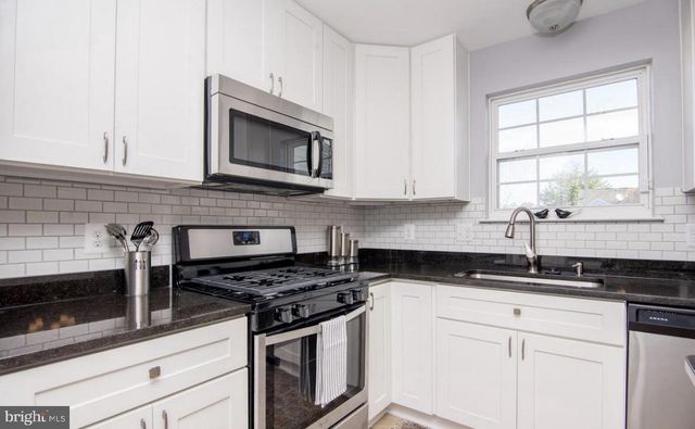 8800 COMMUNITY SQUARE LN, Upper Marlboro, MD 20772