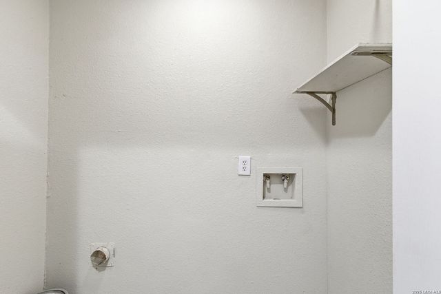 100 Lorenz Rd Apt 802, San Antonio, TX 78209