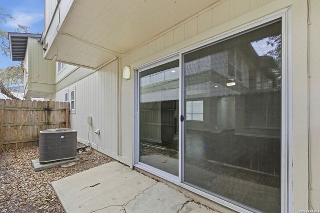 100 Lorenz Rd Apt 802, San Antonio, TX 78209