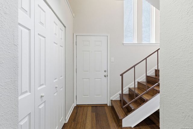 100 Lorenz Rd Apt 802, San Antonio, TX 78209