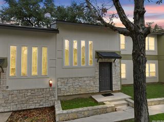 100 Lorenz Rd Apt 802, San Antonio, TX 78209