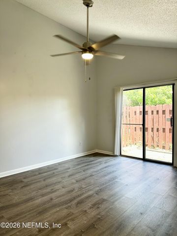 2451 WHISPERING WOODS Boulevard 3, Jacksonville, FL 32246