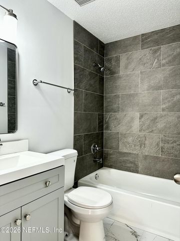 2451 WHISPERING WOODS Boulevard 3, Jacksonville, FL 32246