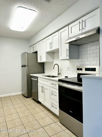2451 WHISPERING WOODS Boulevard 3, Jacksonville, FL 32246