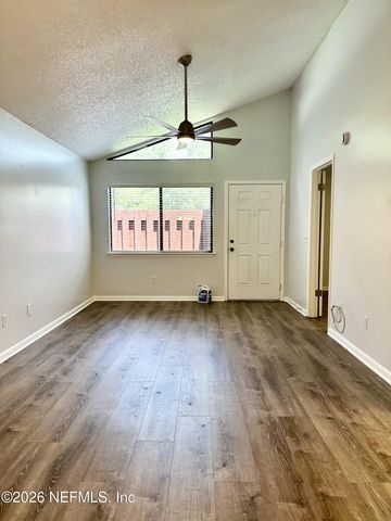 2451 WHISPERING WOODS Boulevard 3, Jacksonville, FL 32246