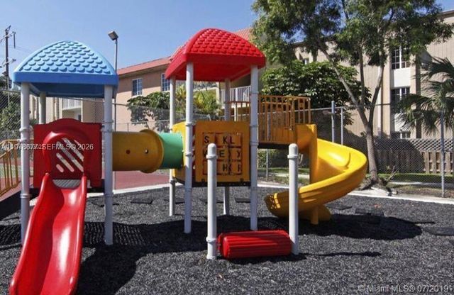 5221 Geneva Way 103, Doral, FL 33166