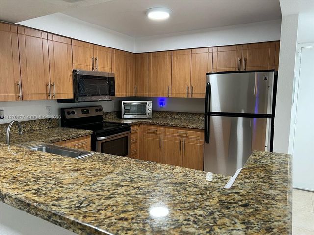 5221 Geneva Way 103, Doral, FL 33166