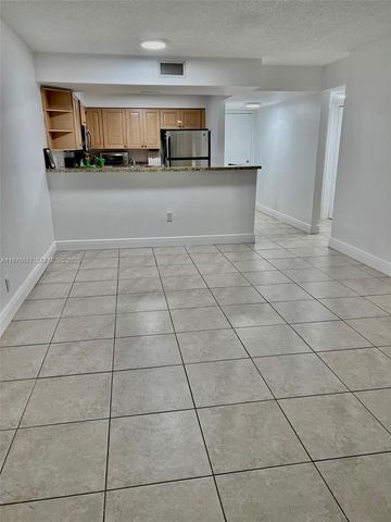 5221 Geneva Way 103, Doral, FL 33166