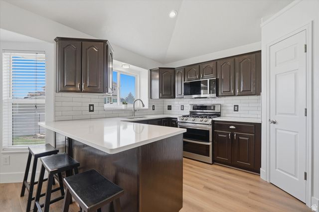 5576 S 4100 W, Roy, UT 84067