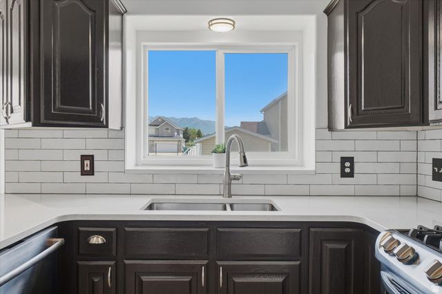 5576 S 4100 W, Roy, UT 84067