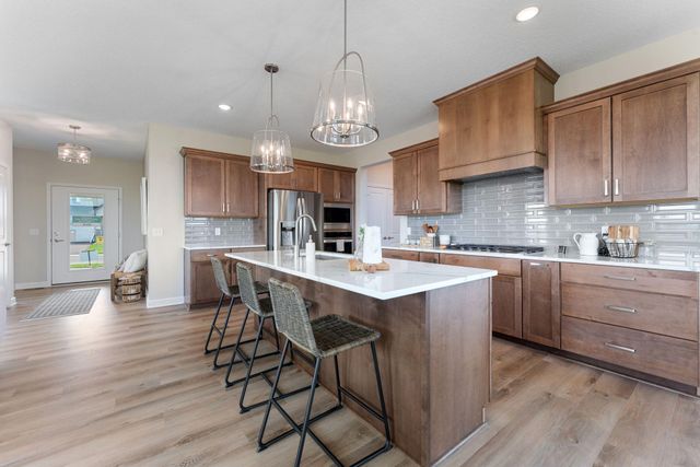 15825 Wyoming Avenue, Savage, MN 55372