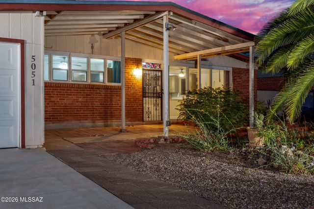 5051 E Julia Street, Tucson, AZ 85711