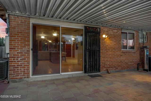 5051 E Julia Street, Tucson, AZ 85711