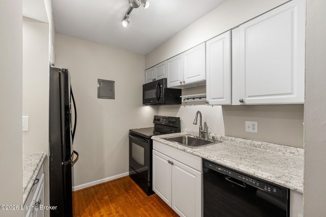 1924 Goldsmith Ln 50, Louisville, KY 40218