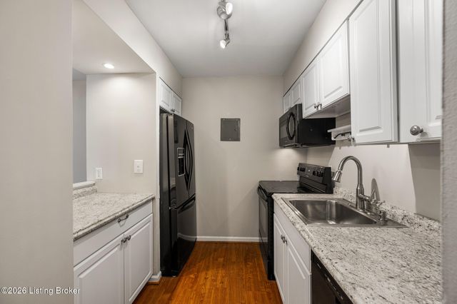 1924 Goldsmith Ln 50, Louisville, KY 40218