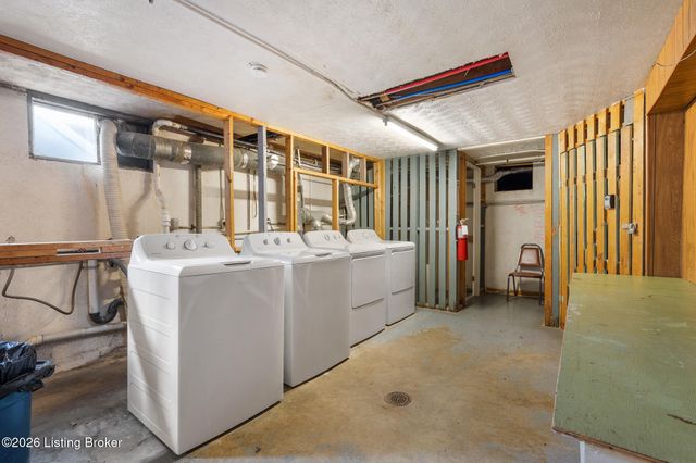 1924 Goldsmith Ln 50, Louisville, KY 40218