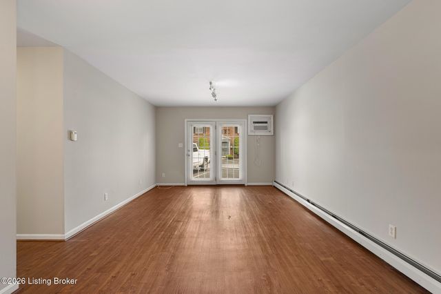 1924 Goldsmith Ln 50, Louisville, KY 40218