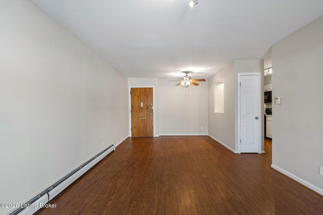 1924 Goldsmith Ln 50, Louisville, KY 40218