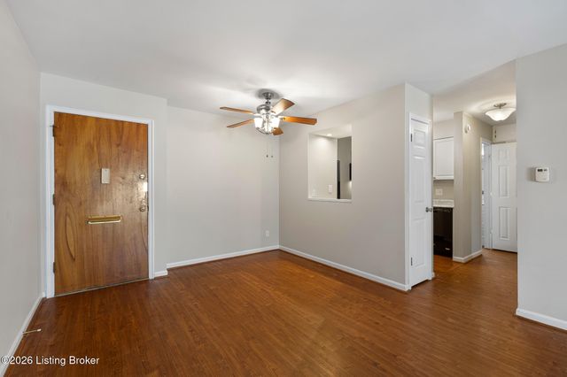 1924 Goldsmith Ln 50, Louisville, KY 40218