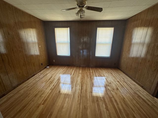 242 Greenwood St, Worcester, MA 01607