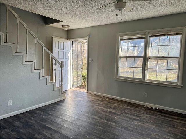 9822 E Independence Avenue, Independence, MO 64053