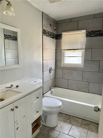 9822 E Independence Avenue, Independence, MO 64053