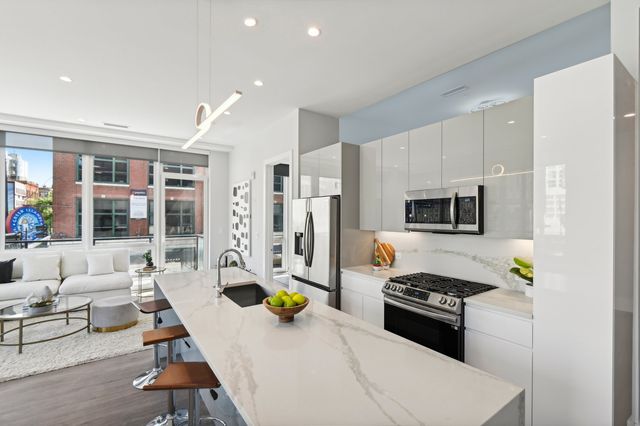 812 W Adams Street 600, Chicago, IL 60607