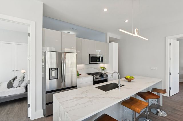 812 W Adams Street 600, Chicago, IL 60607