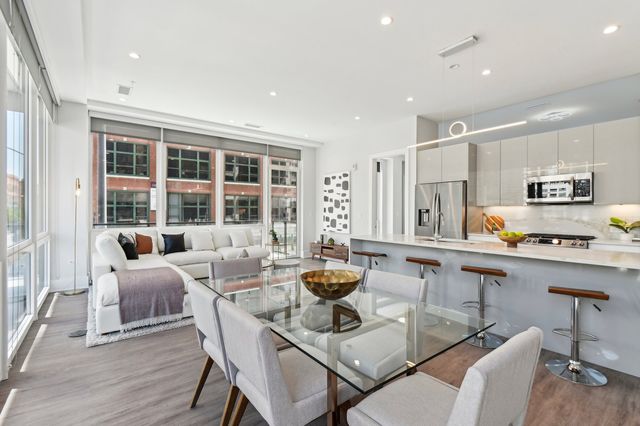 812 W Adams Street 600, Chicago, IL 60607