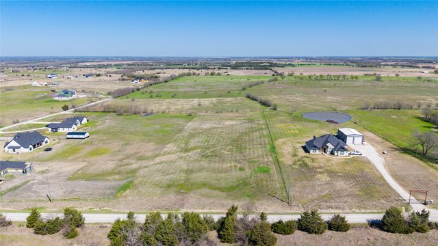 5472 County Road 1093, Celeste, TX 75423